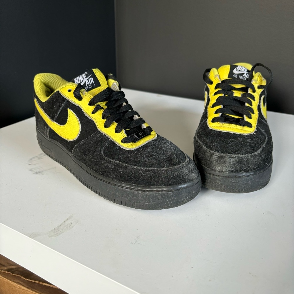 Nike Air Force 1 Low Sneakers DN4162-991 Men’s Size 6 Black Suede Yellow Check